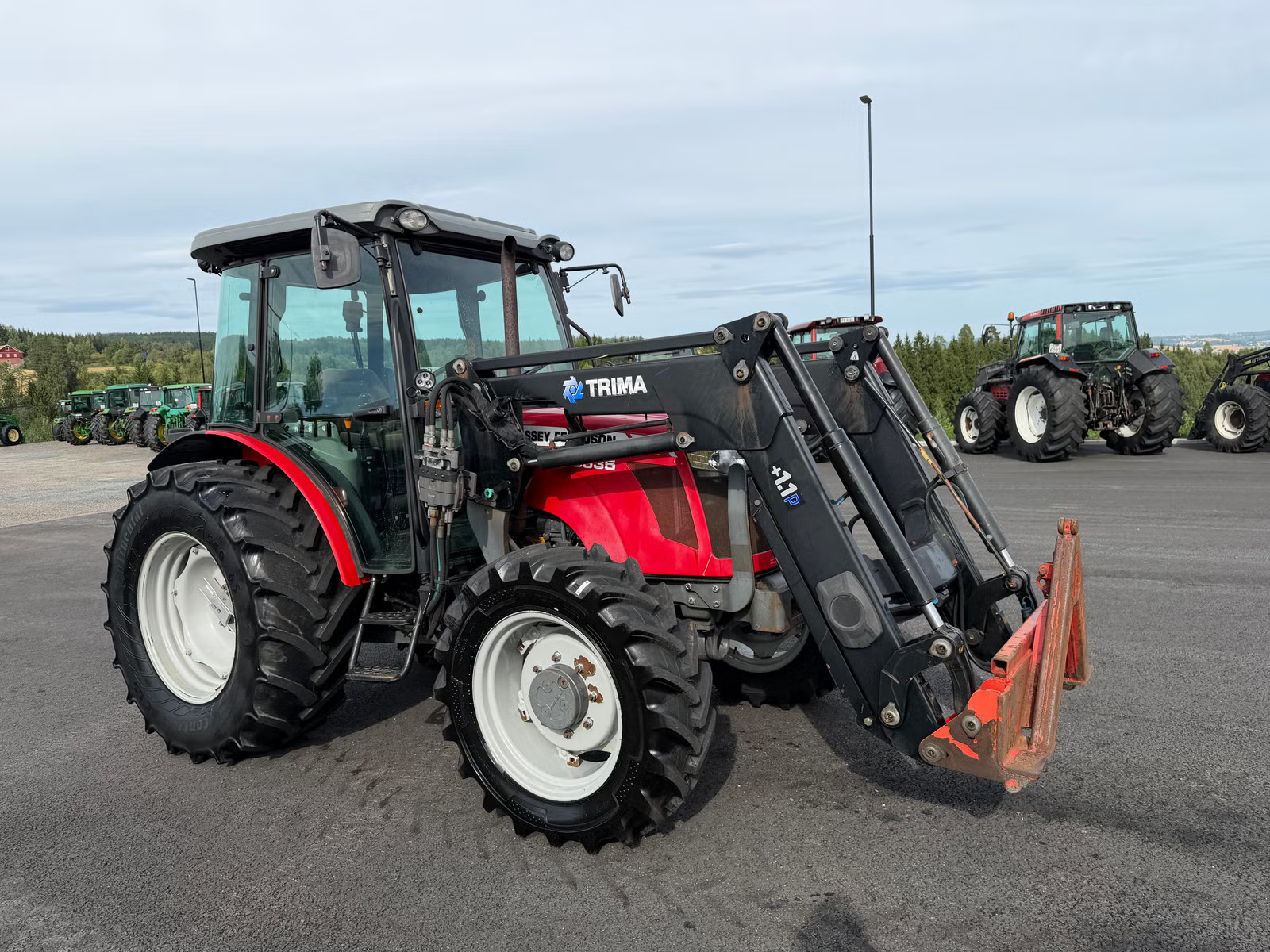 Massey Ferguson 3635, Anul 2011 - imagine 2
