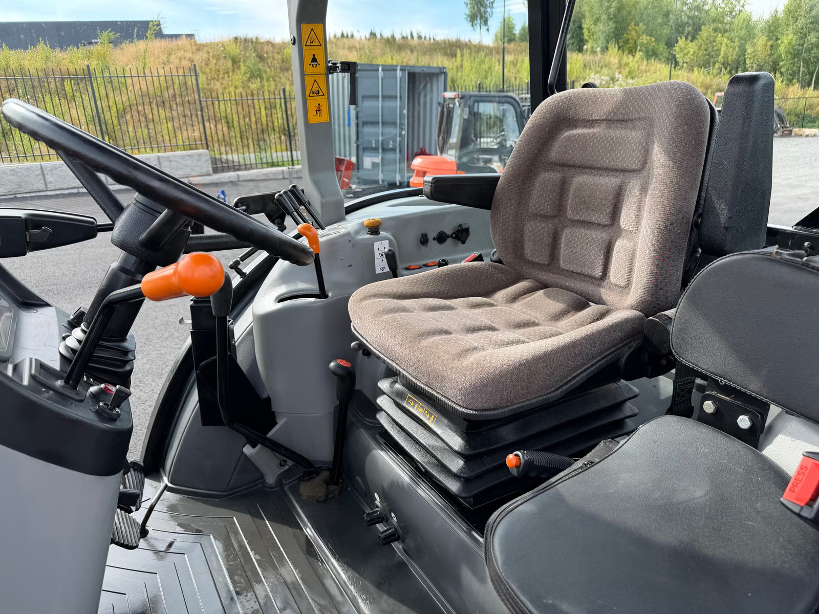 Massey Ferguson 3635, Anul 2011 - imagine 27