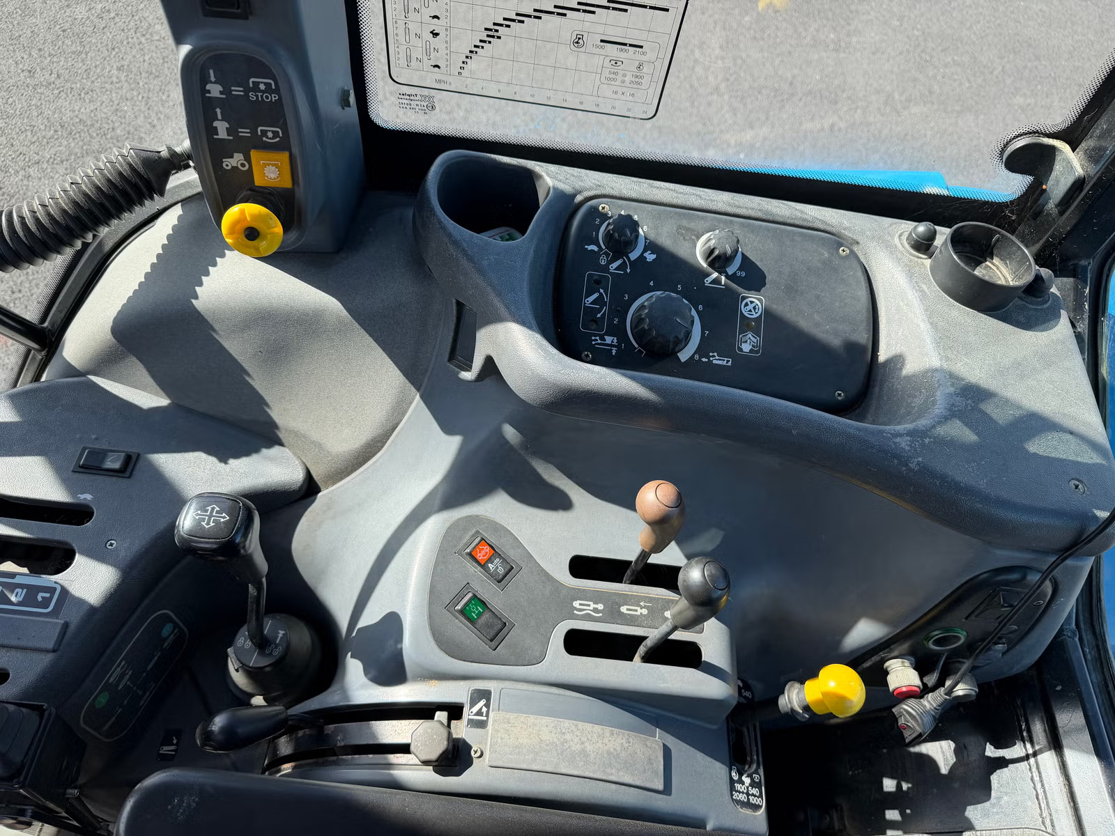 New Holland TS115, Anul 2000 - imagine 38