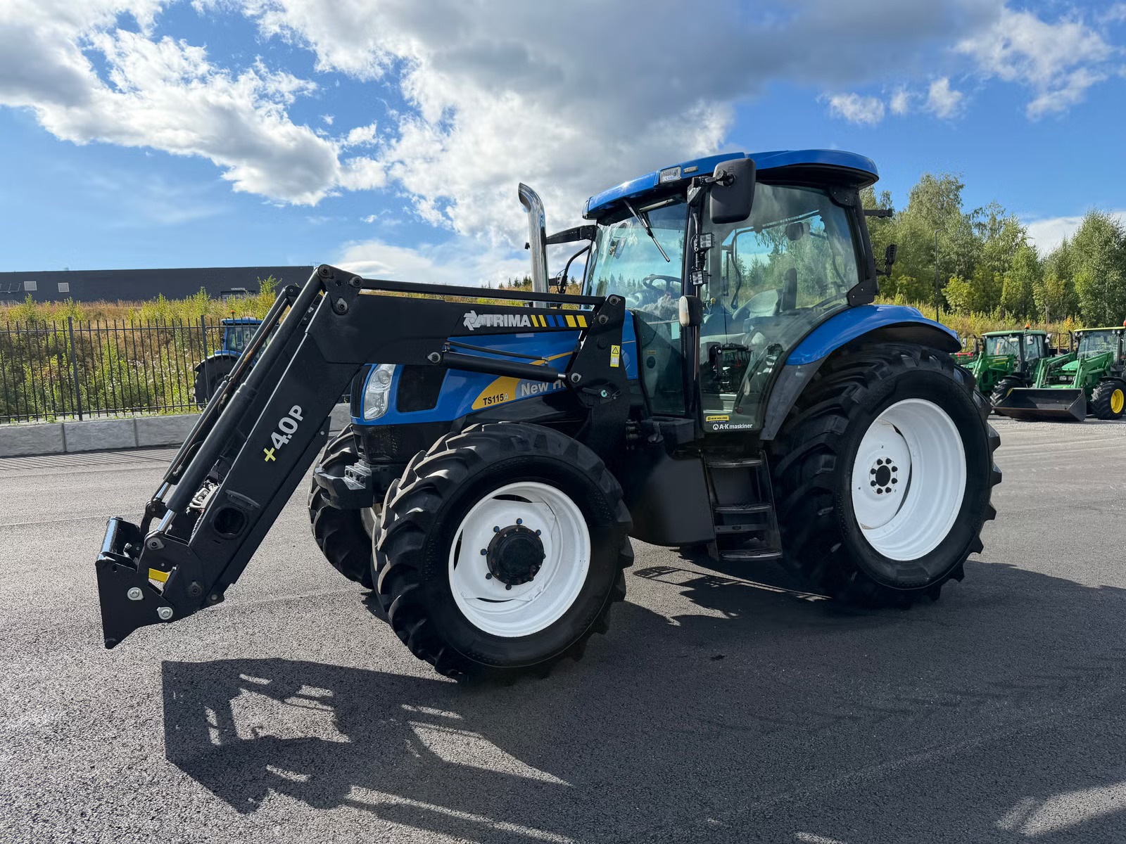 New Holland TS 115 A, Anul 2003 - imagine 4