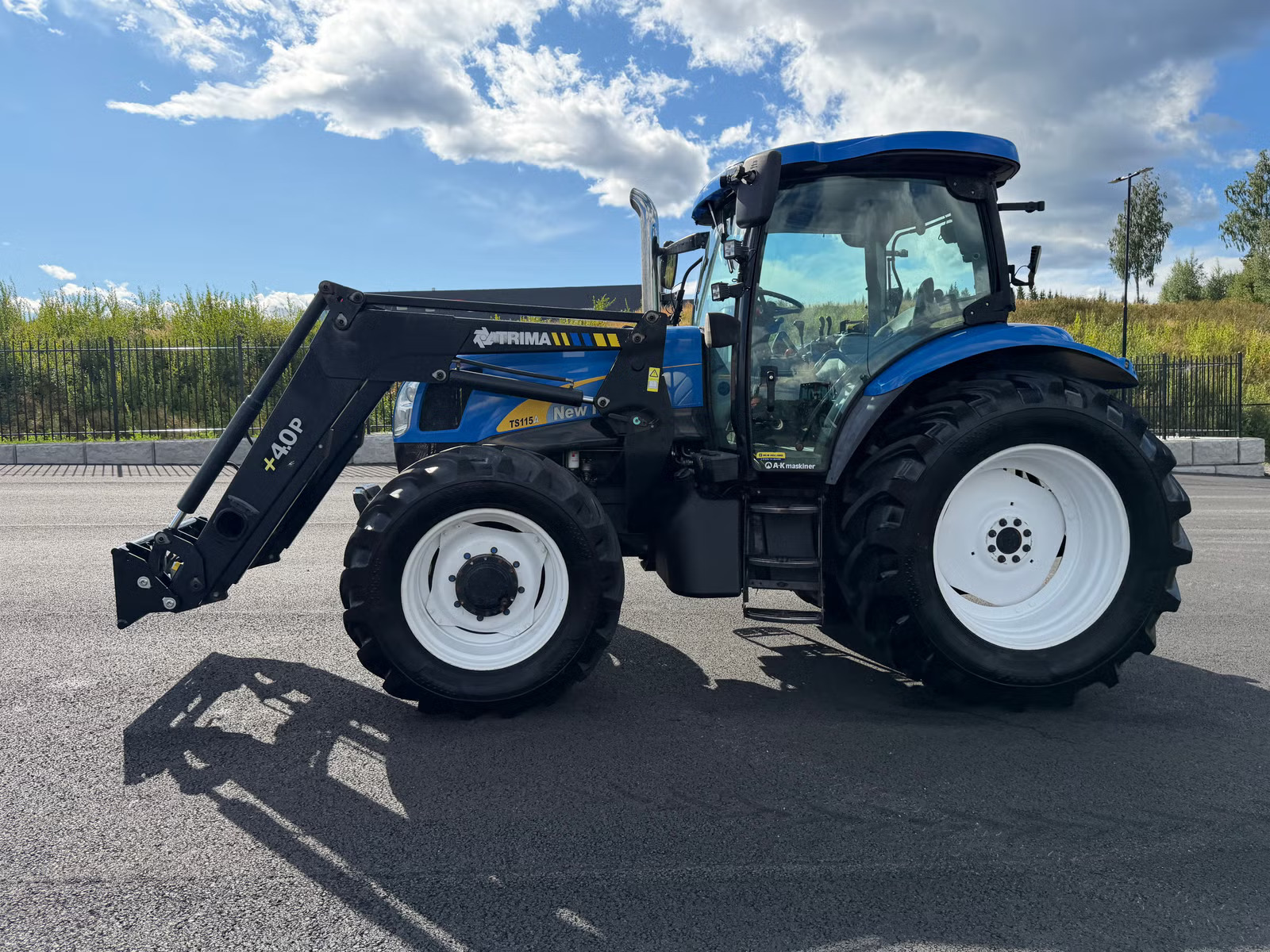 New Holland TS 115 A, Anul 2003 - imagine 5