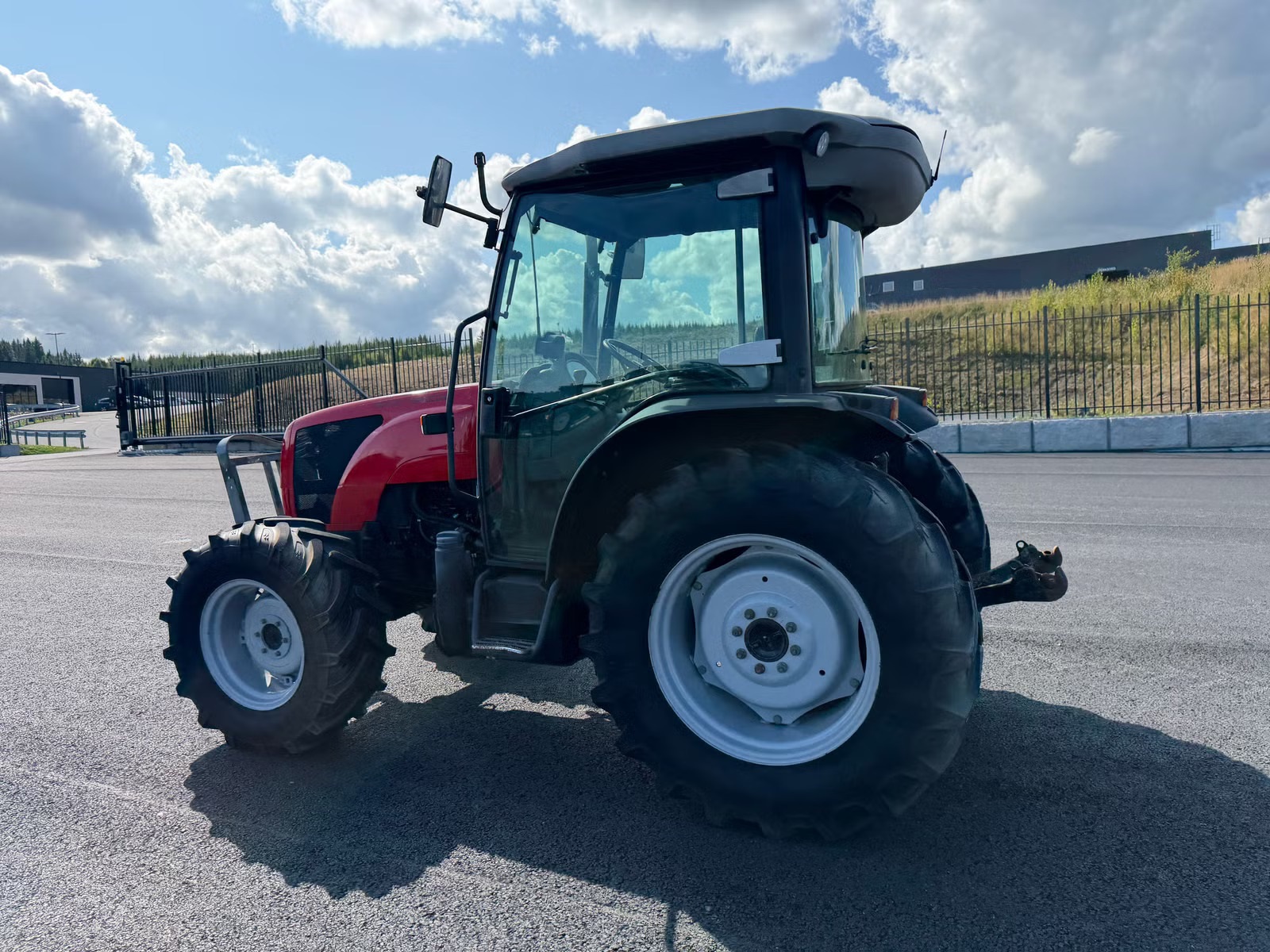 Massey Ferguson 2430, Anul 2005 - imagine 6