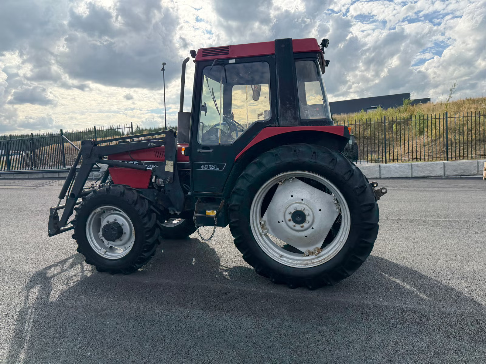 CASE IH 685 XL, Anul 1989 - imagine 6