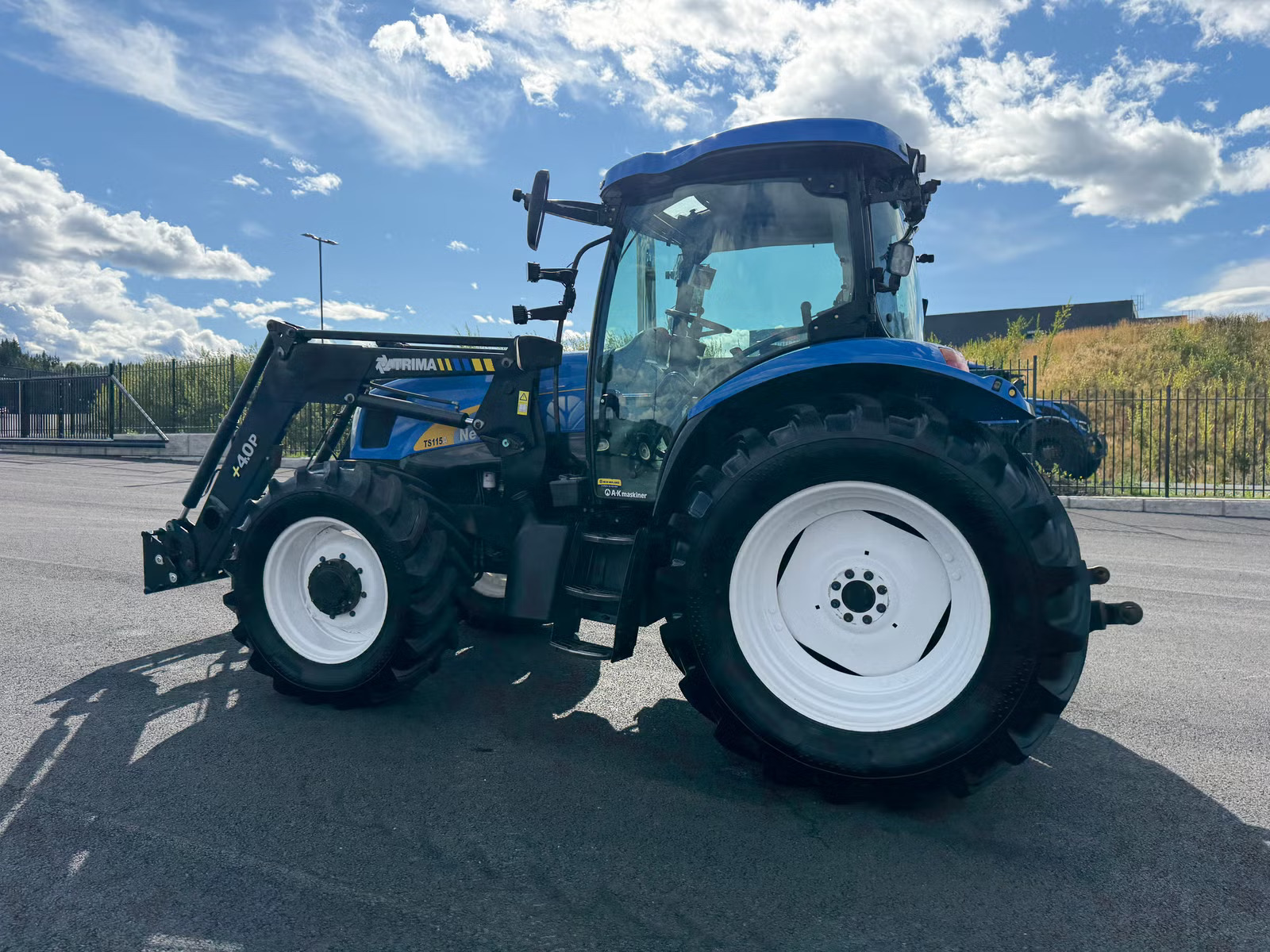 New Holland TS 115 A, Anul 2003 - imagine 6