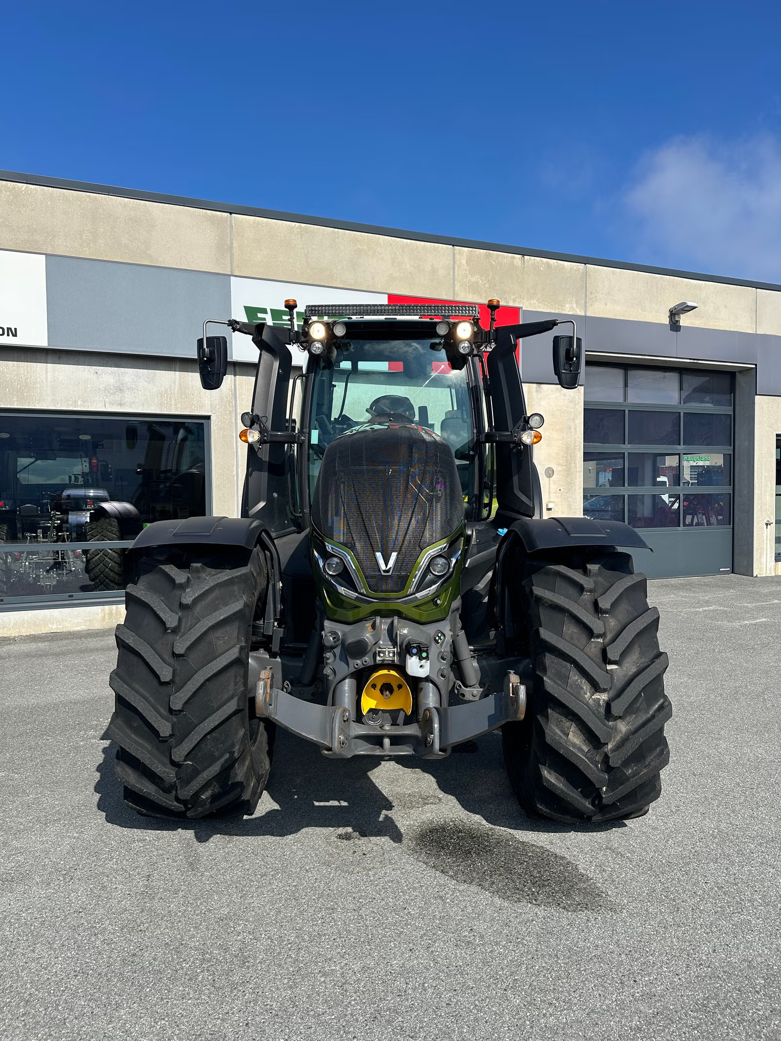 Valtra T235 Direct, Anul 2024 - imagine 5