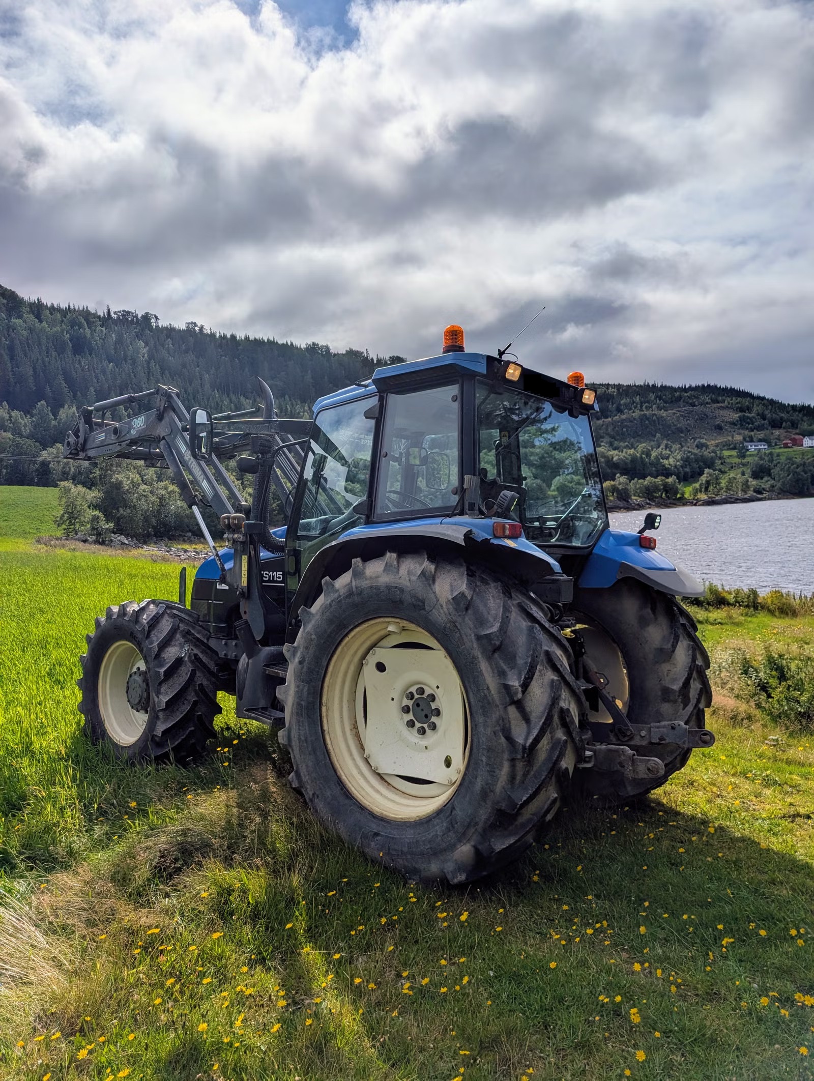 New Holland TS115, Anul 2002 - imagine 8