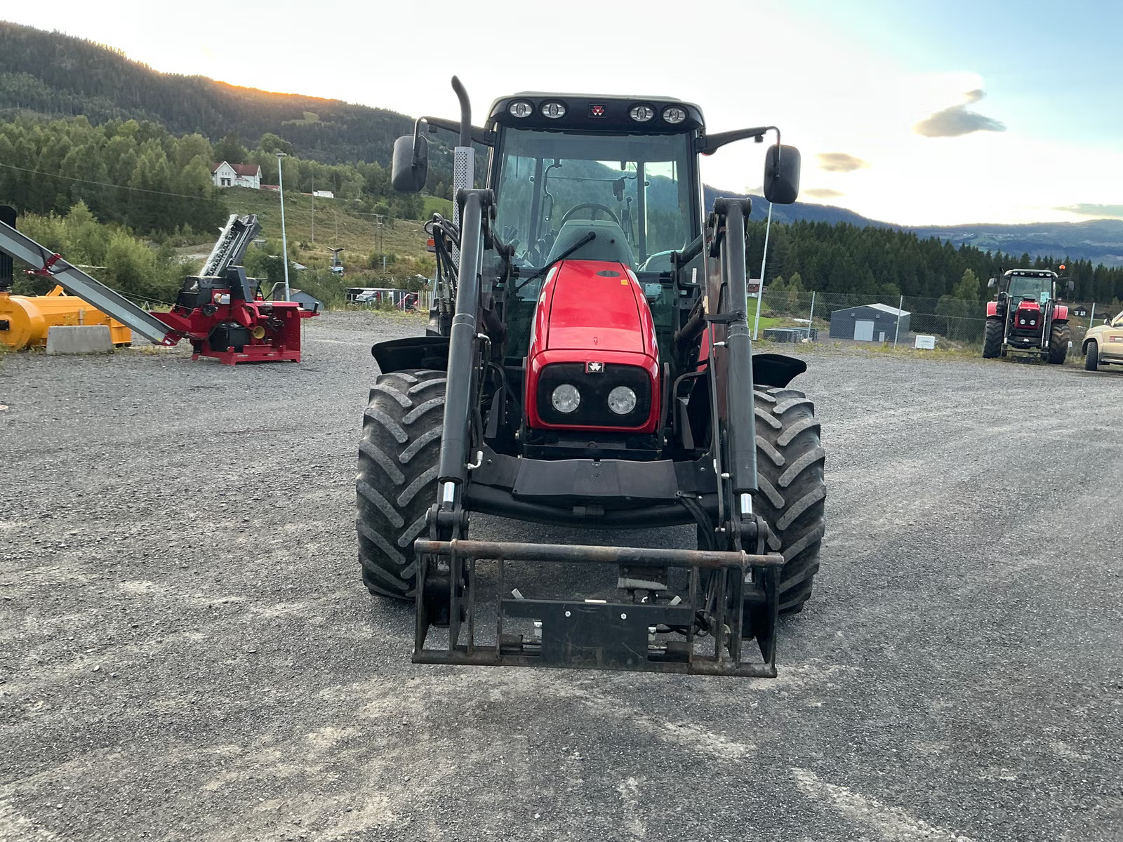 Massey Ferguson 5455, Anul 2005 - imagine 9