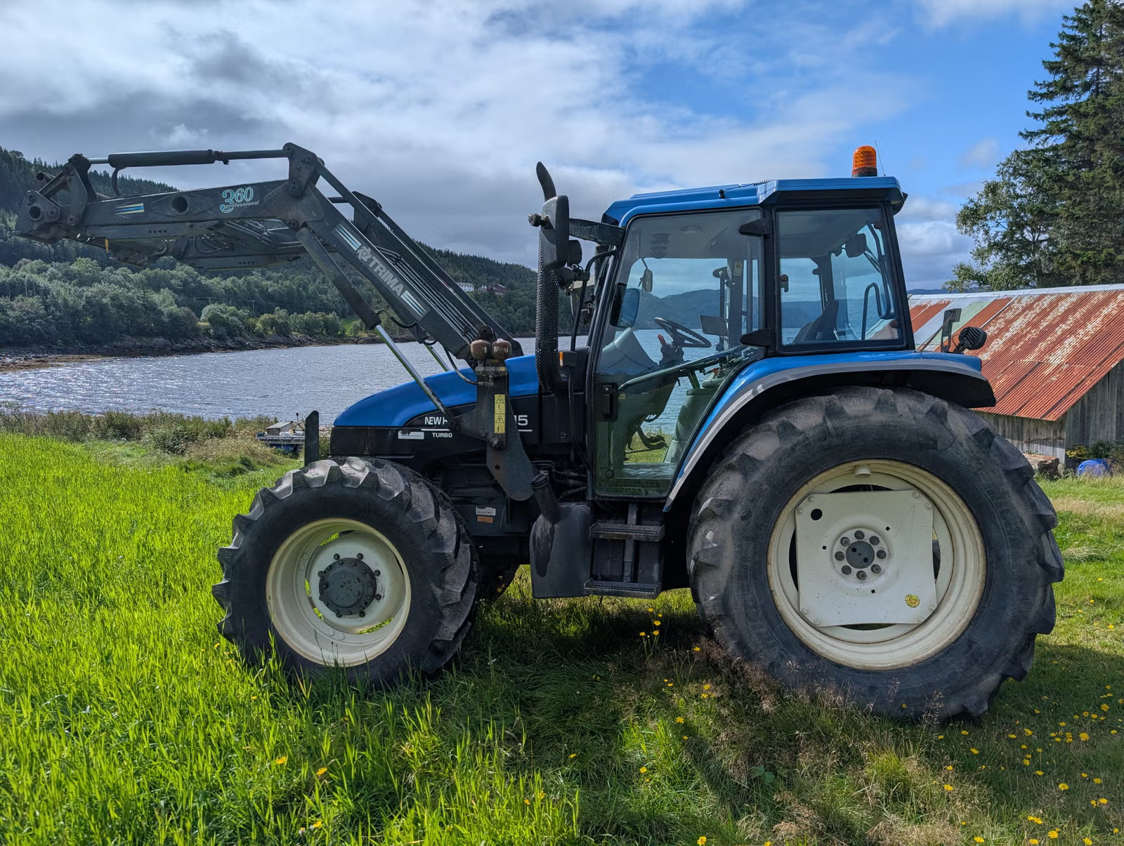 New Holland TS115, Anul 2002 - imagine 10