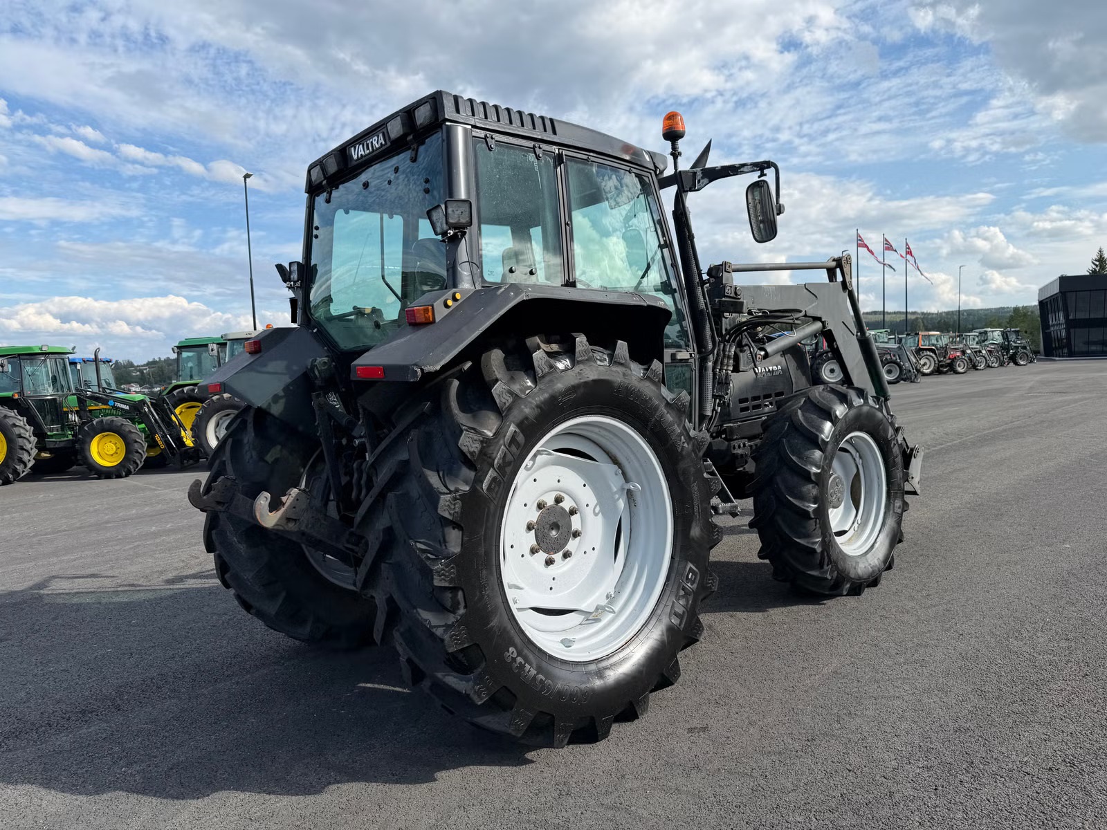 Valtra 6550, Anul 2002 - imagine 12