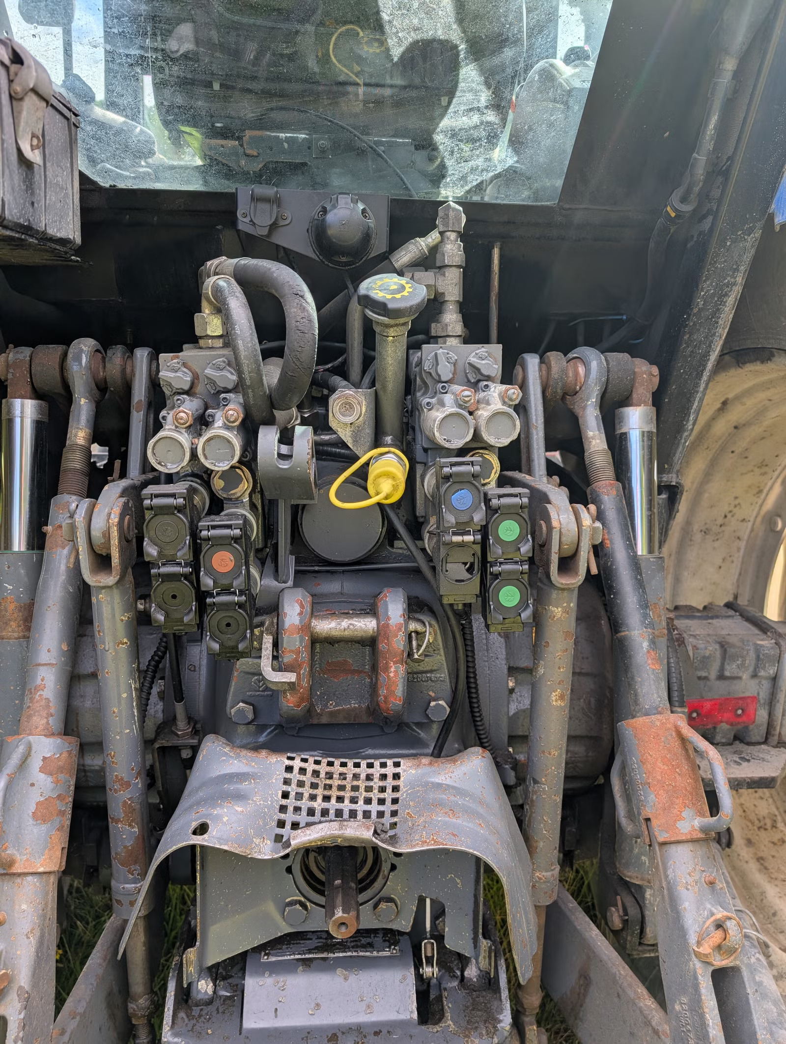 New Holland TS115, Anul 2002 - imagine 12