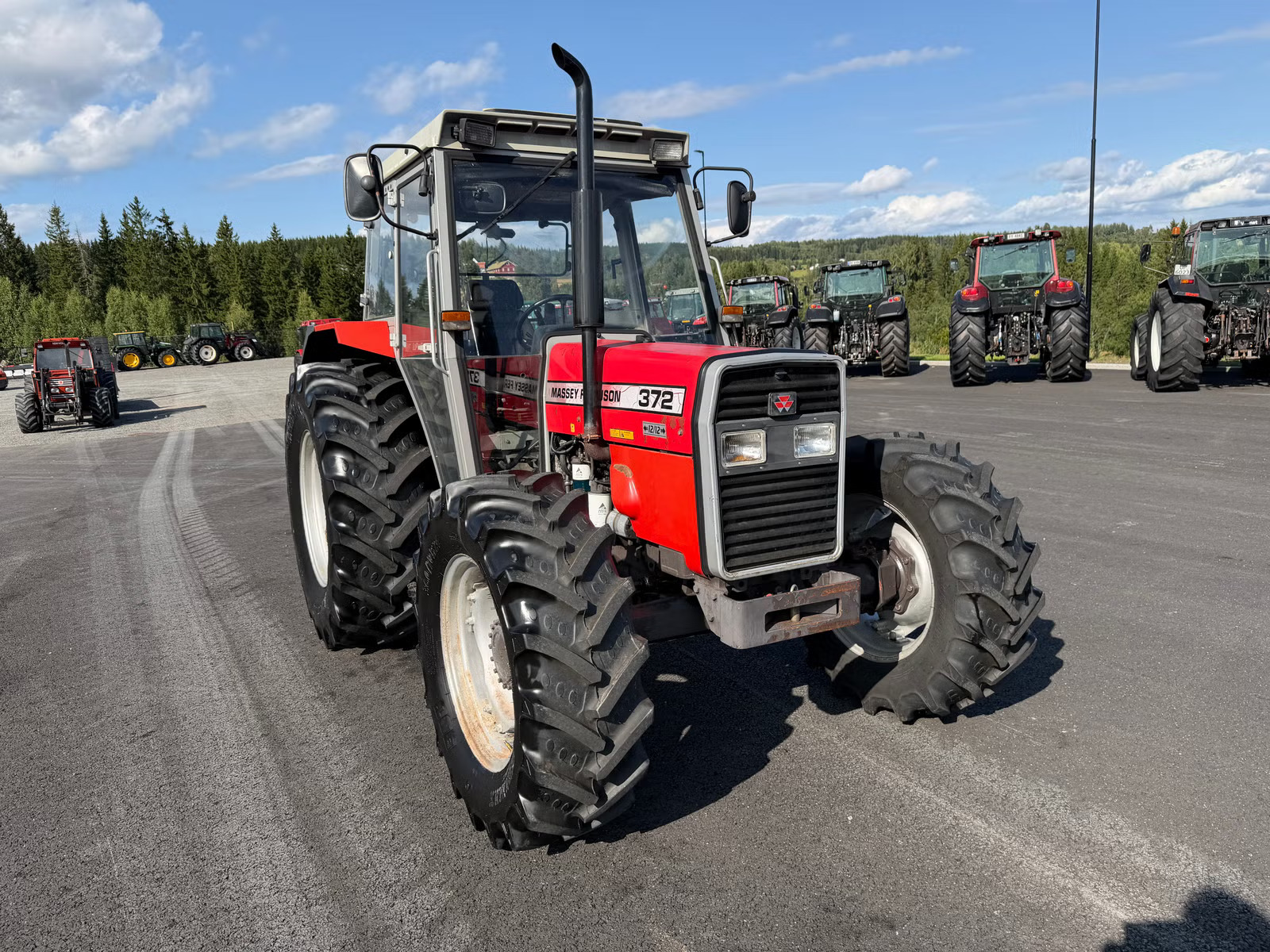 Massey Ferguson 372, Anul 1994 - imagine 2