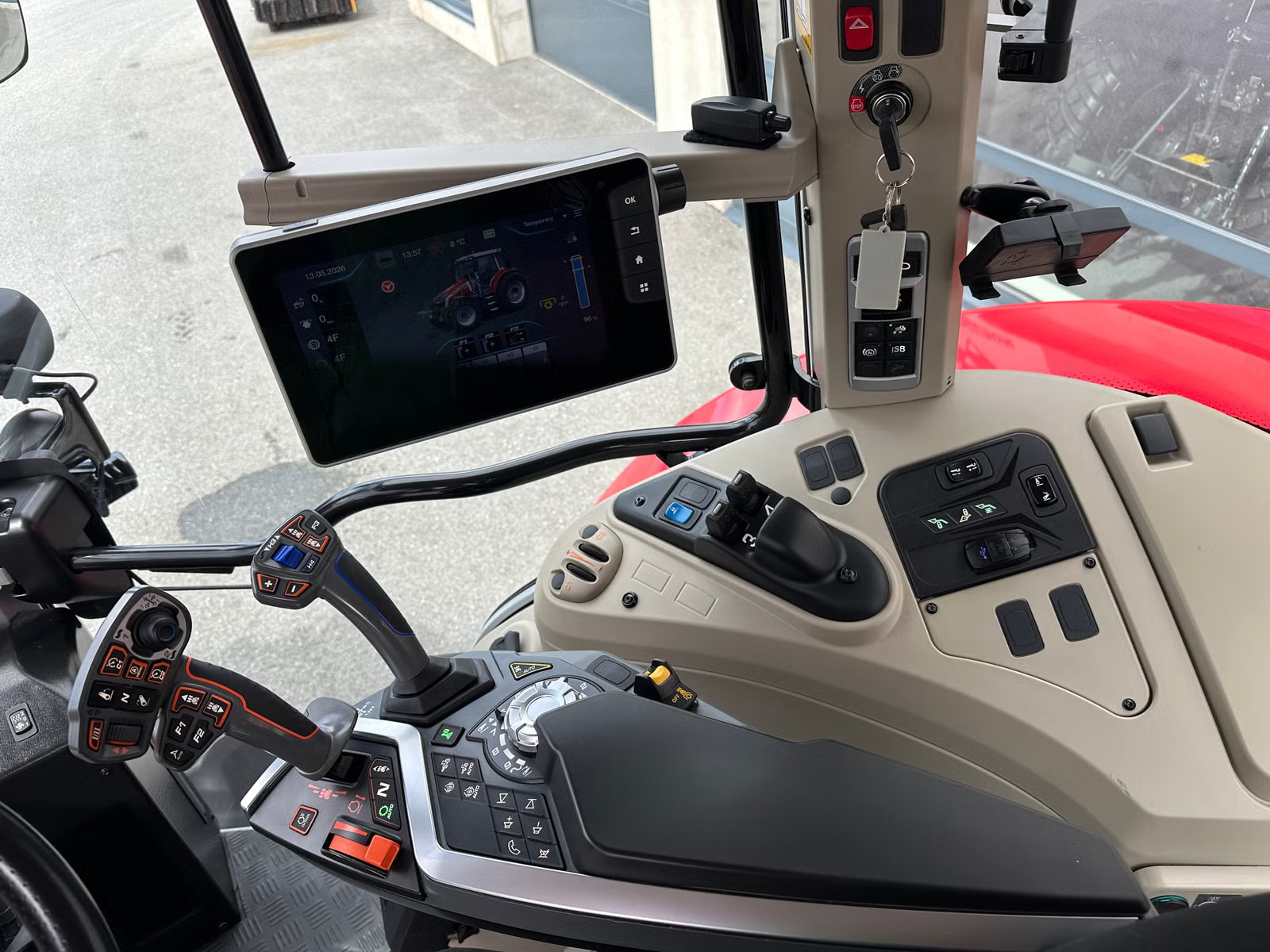 Massey Ferguson 5S 145 Dyna-6, Anul 2024 - imagine 15