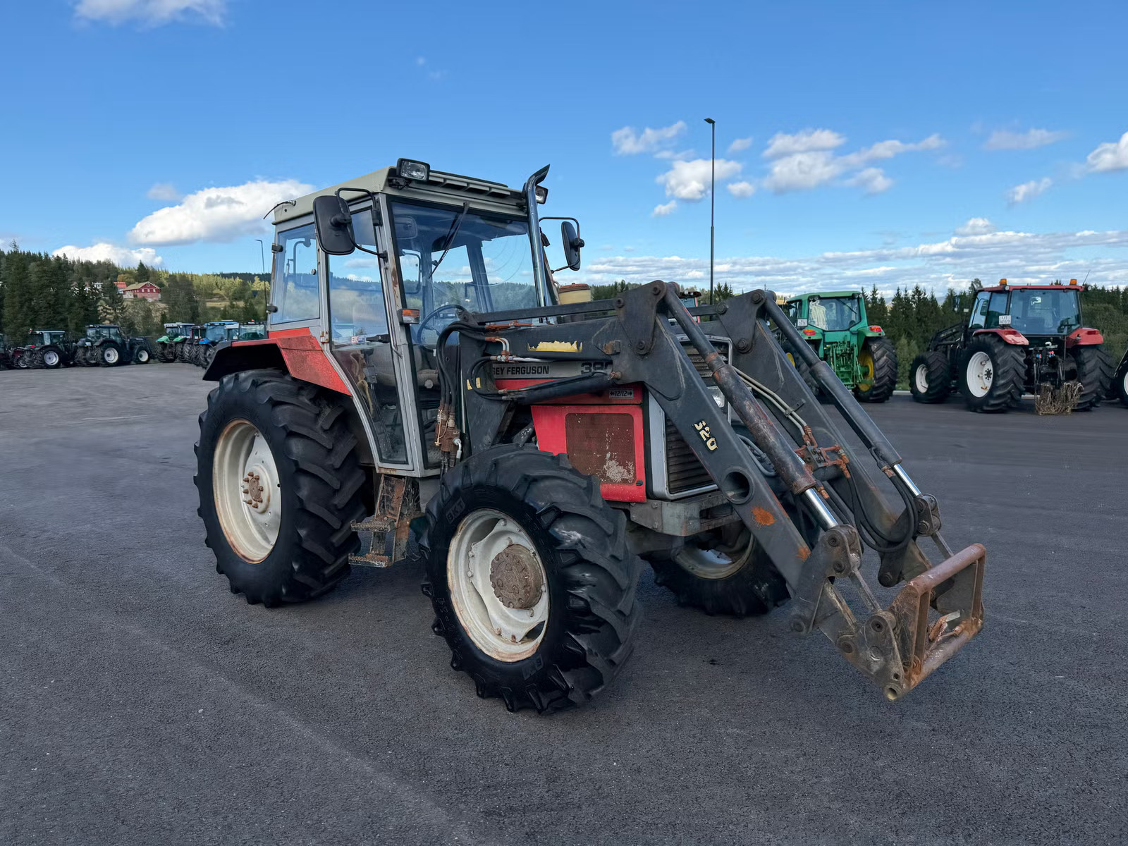 Massey Ferguson 390, Anul 1991 - imagine 2