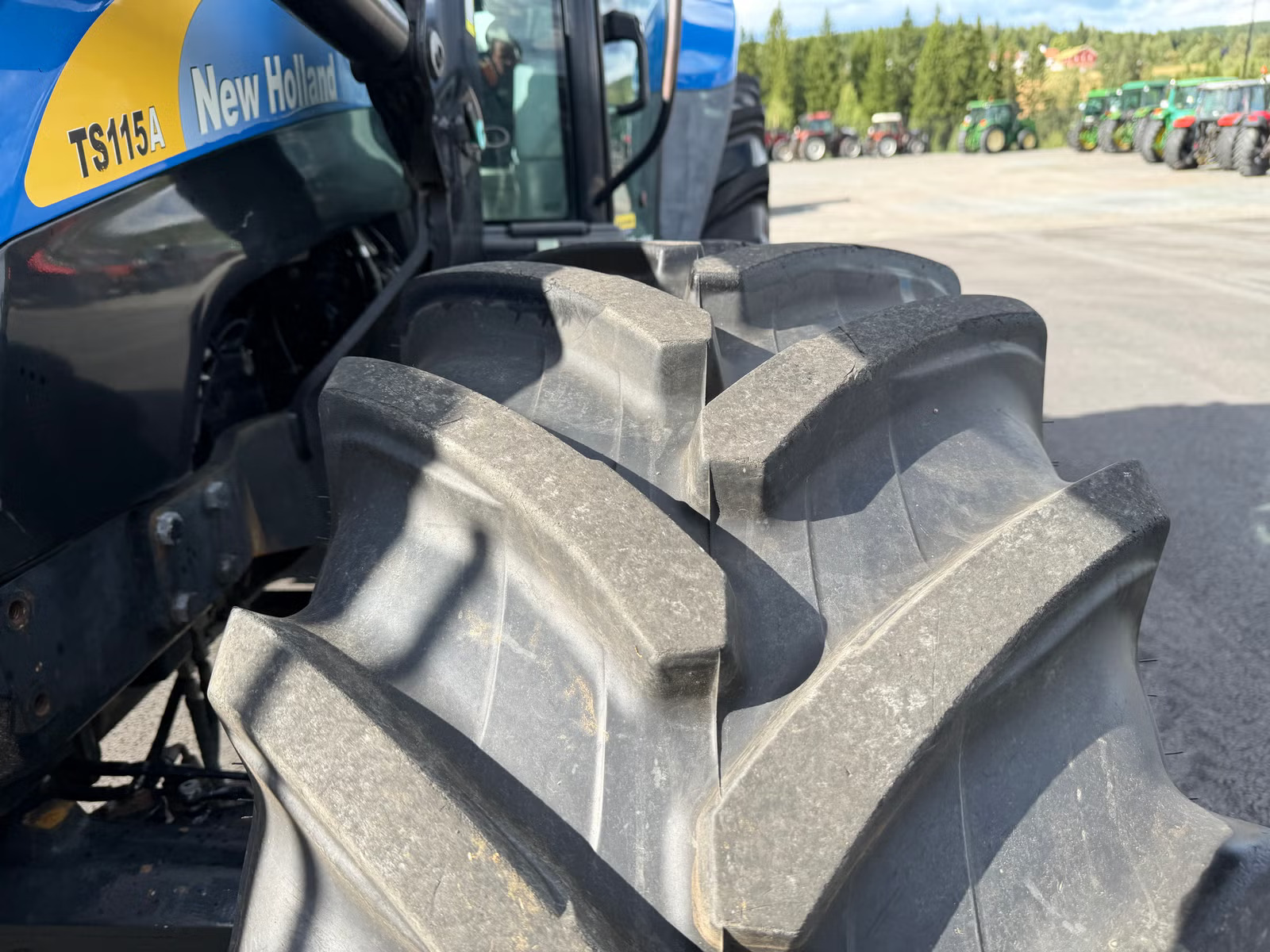New Holland TS 115 A, Anul 2003 - imagine 18