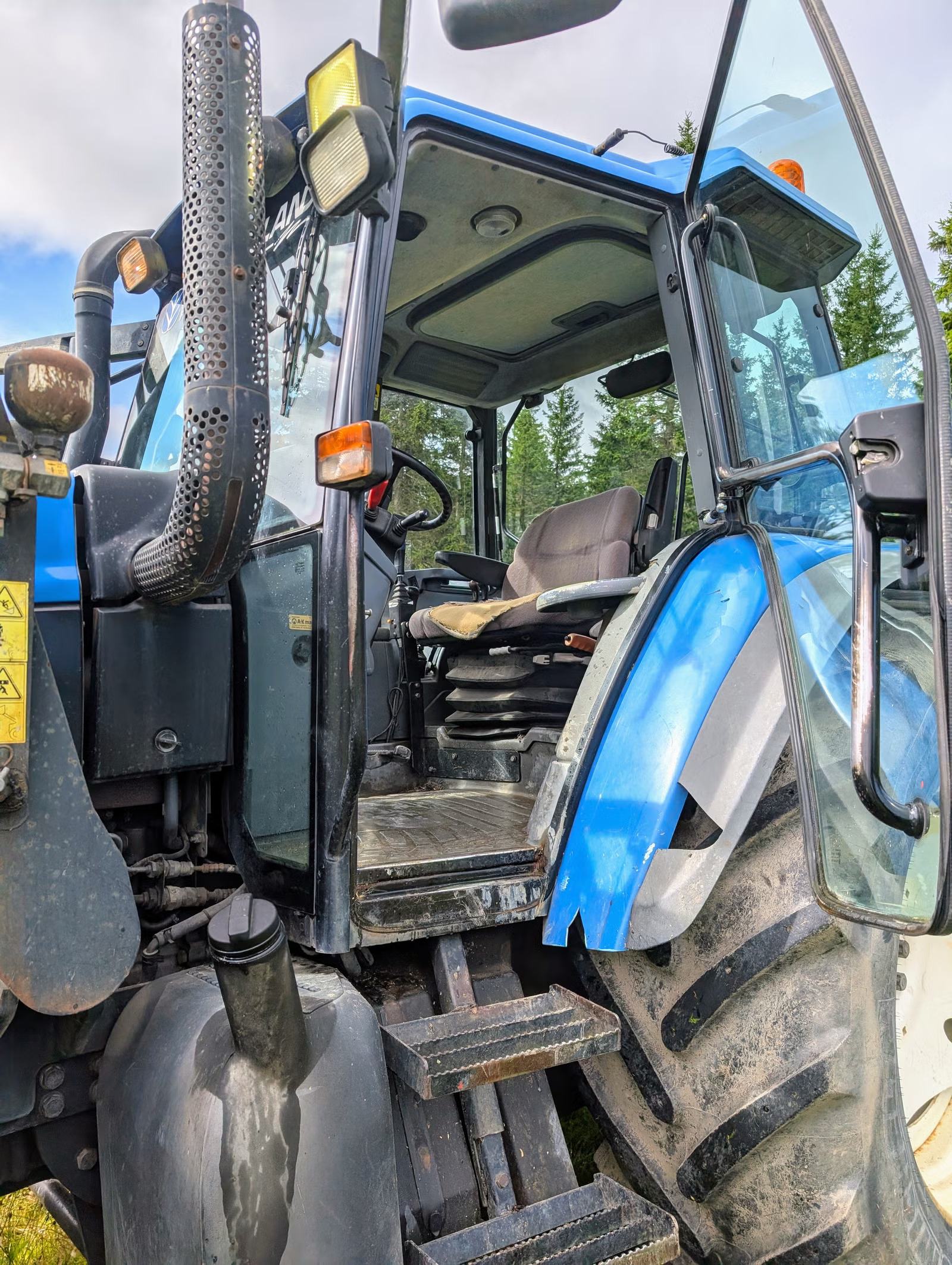 New Holland TS115, Anul 2002 - imagine 18