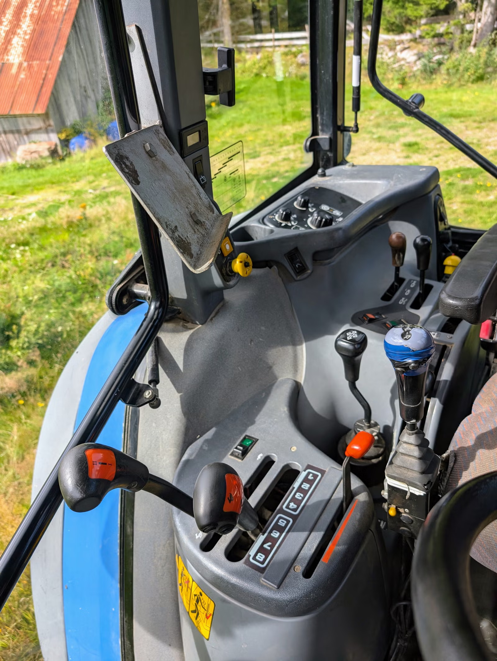 New Holland TS115, Anul 2002 - imagine 20