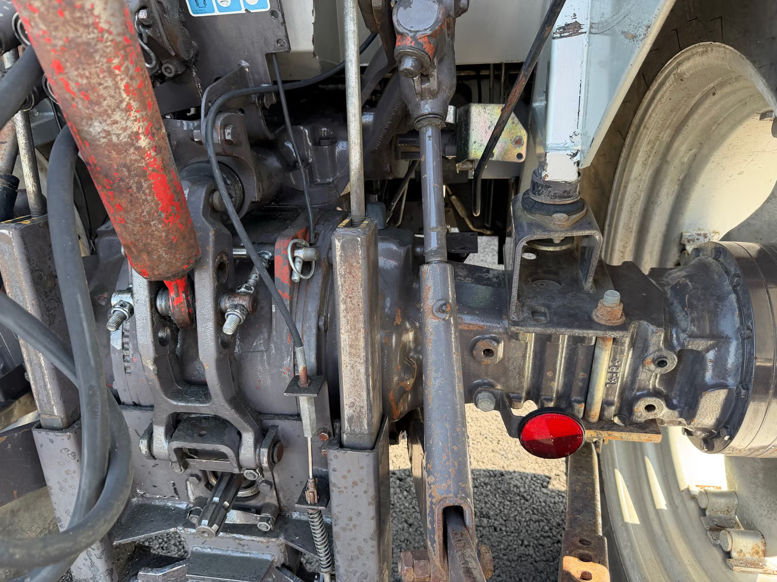 Massey Ferguson 372, Anul 1994 - imagine 22