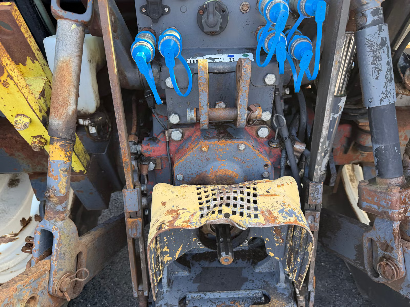 New Holland 7635, Anul 1998 - imagine 23