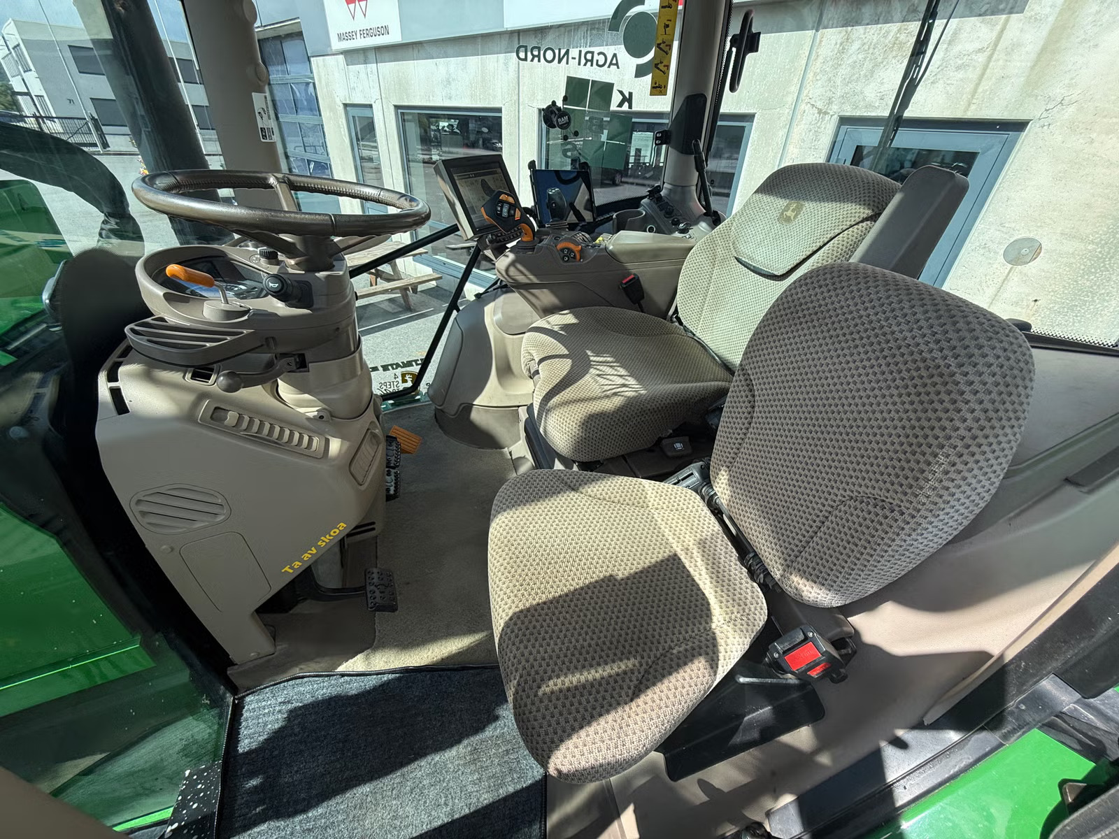 John Deere 6155R, Anul 2021 - imagine 23