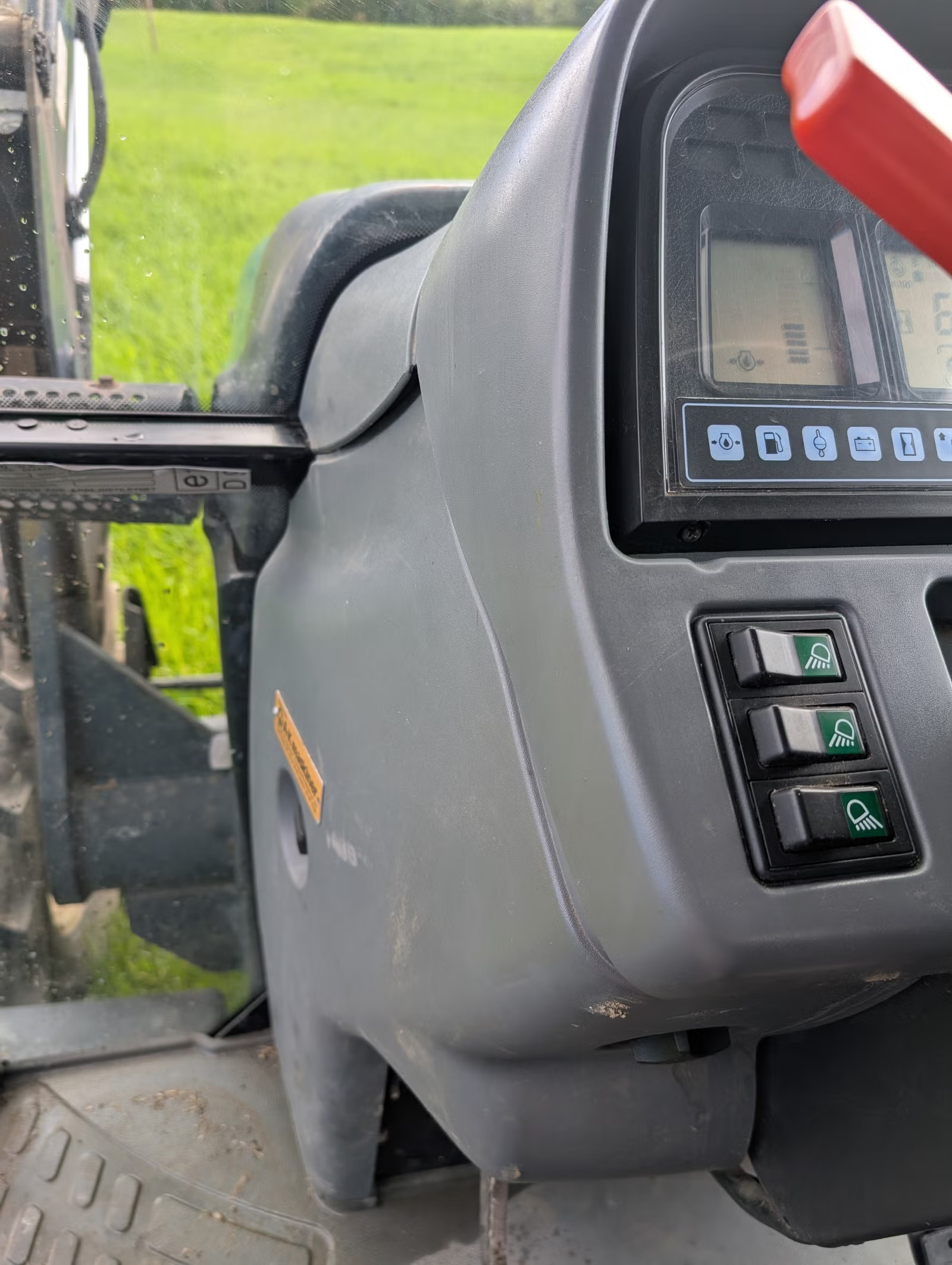 New Holland TS115, Anul 2002 - imagine 23