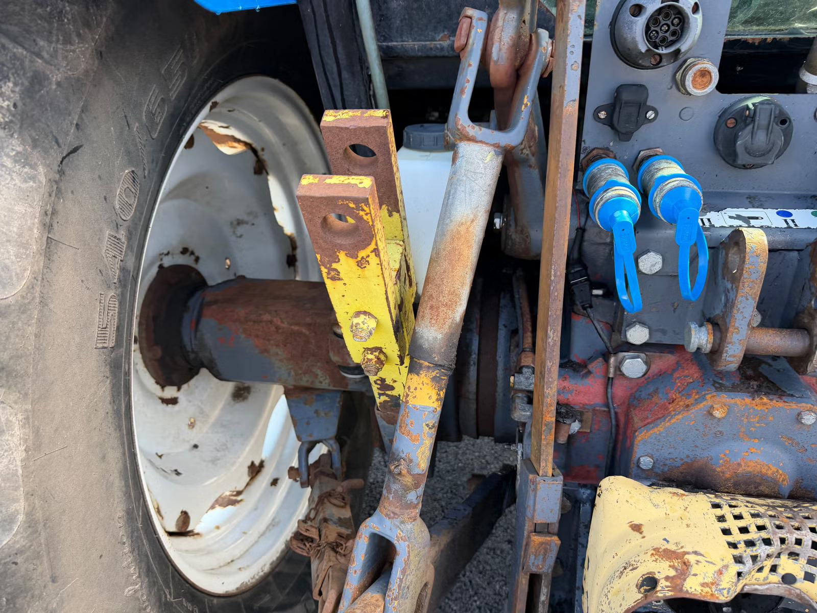 New Holland 7635, Anul 1998 - imagine 24