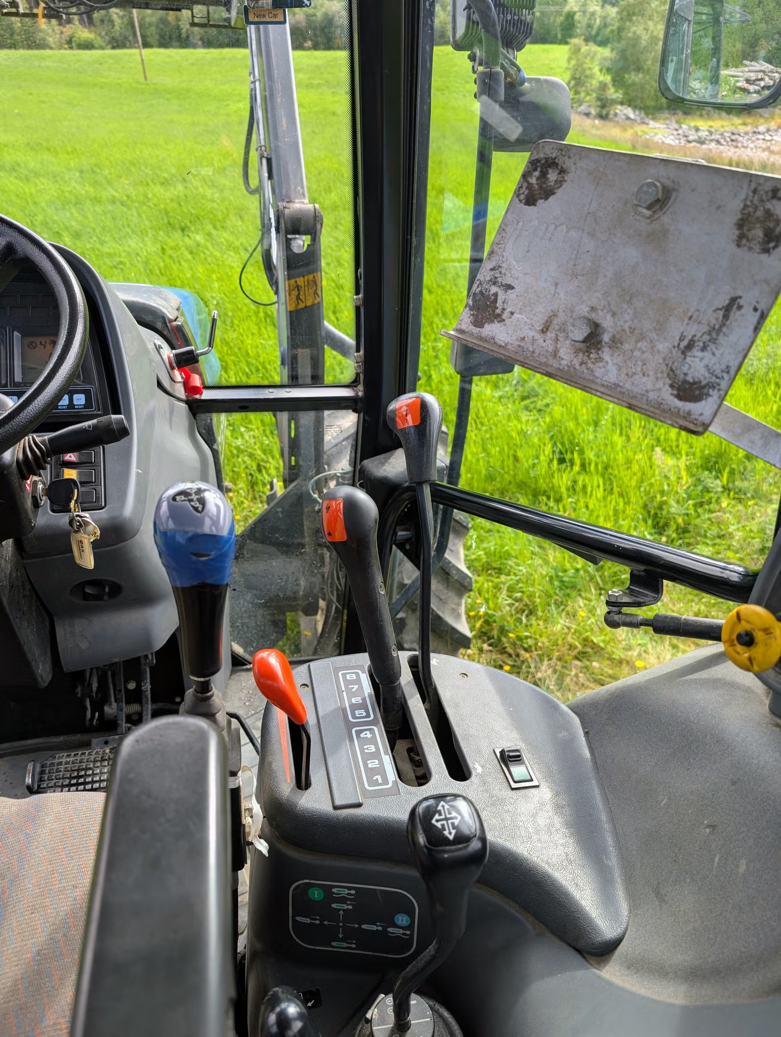 New Holland TS115, Anul 2002 - imagine 25