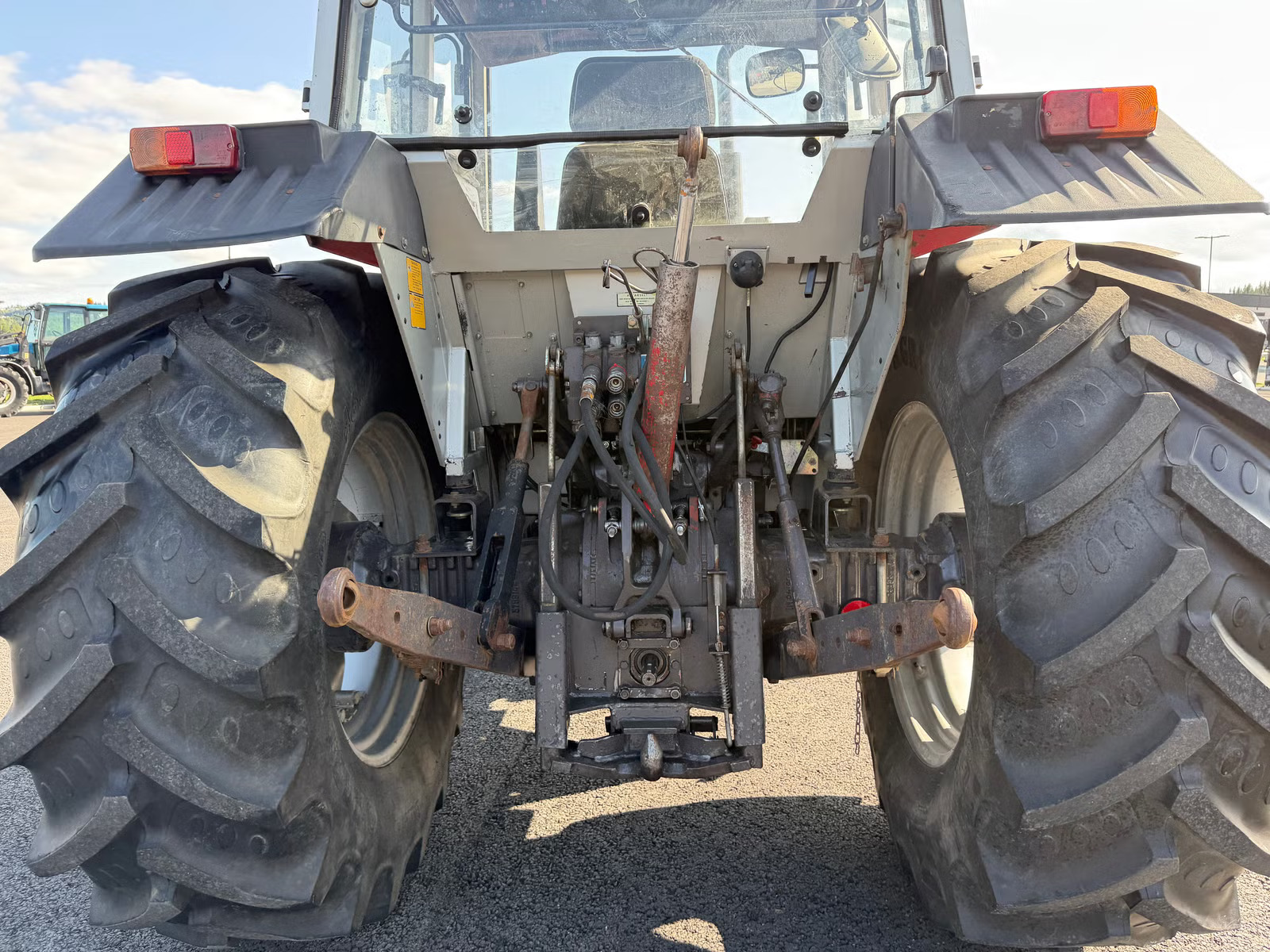 Massey Ferguson 372, Anul 1994 - imagine 26