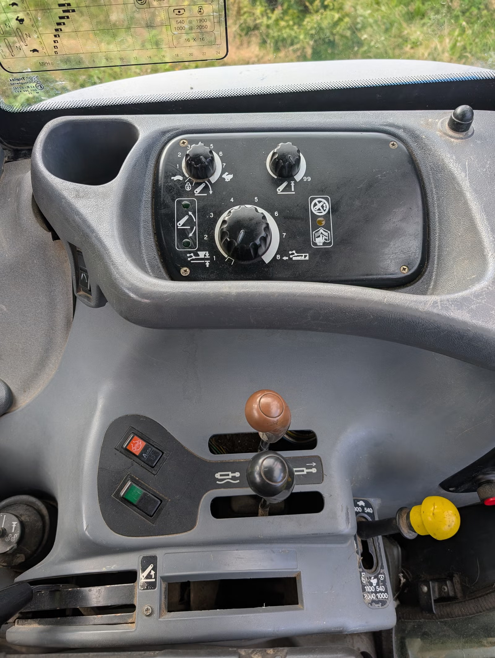 New Holland TS115, Anul 2002 - imagine 27