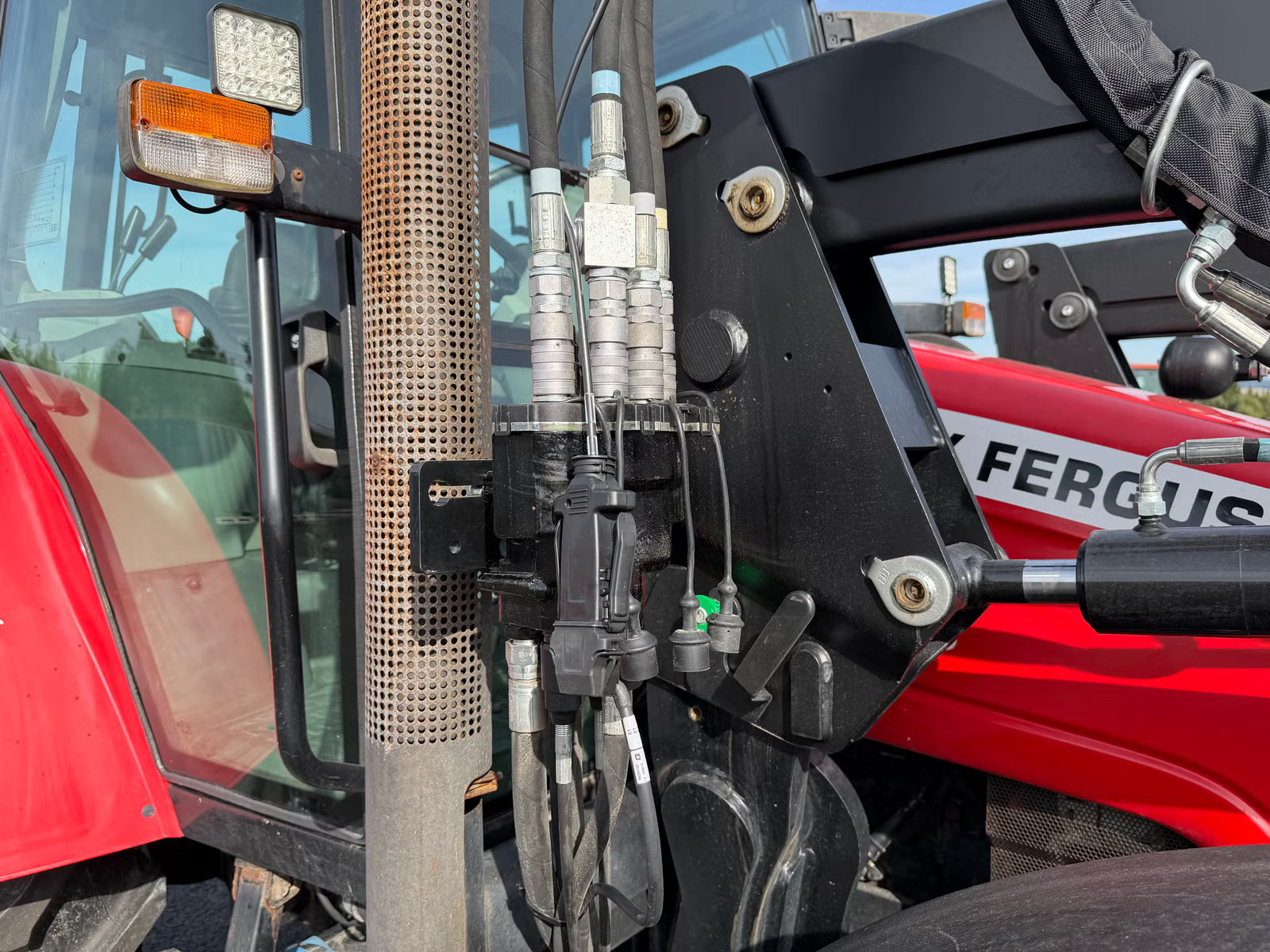 Massey Ferguson 5455, Anul 2005 - imagine 28