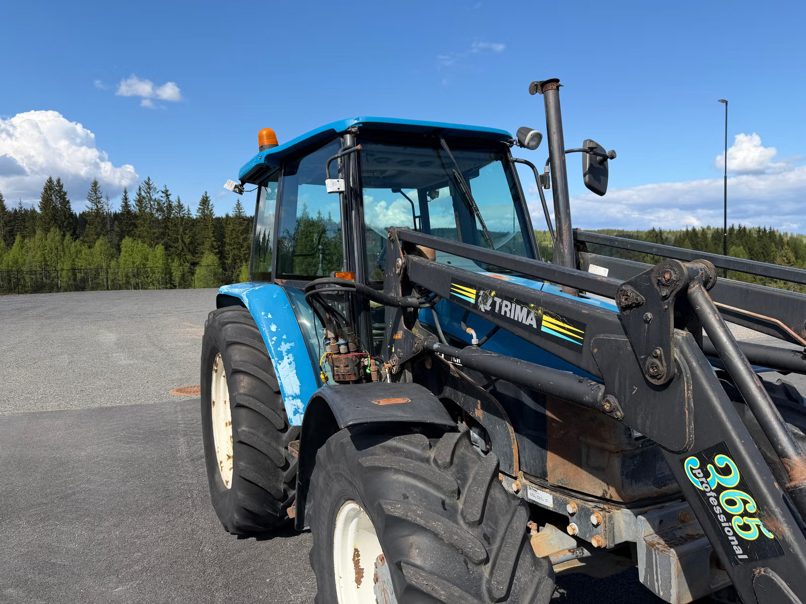 New Holland 7635, Anul 1998 - imagine 41