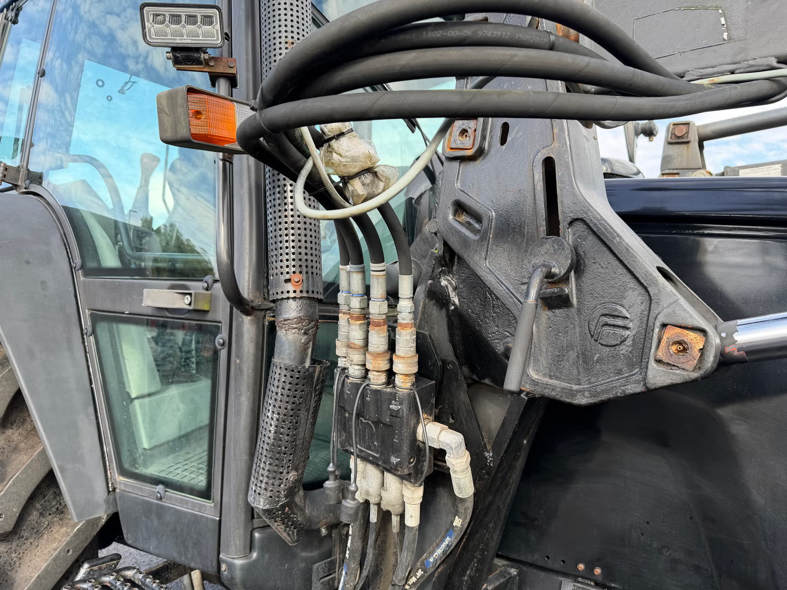 Valtra 6550, Anul 2002 - imagine 33