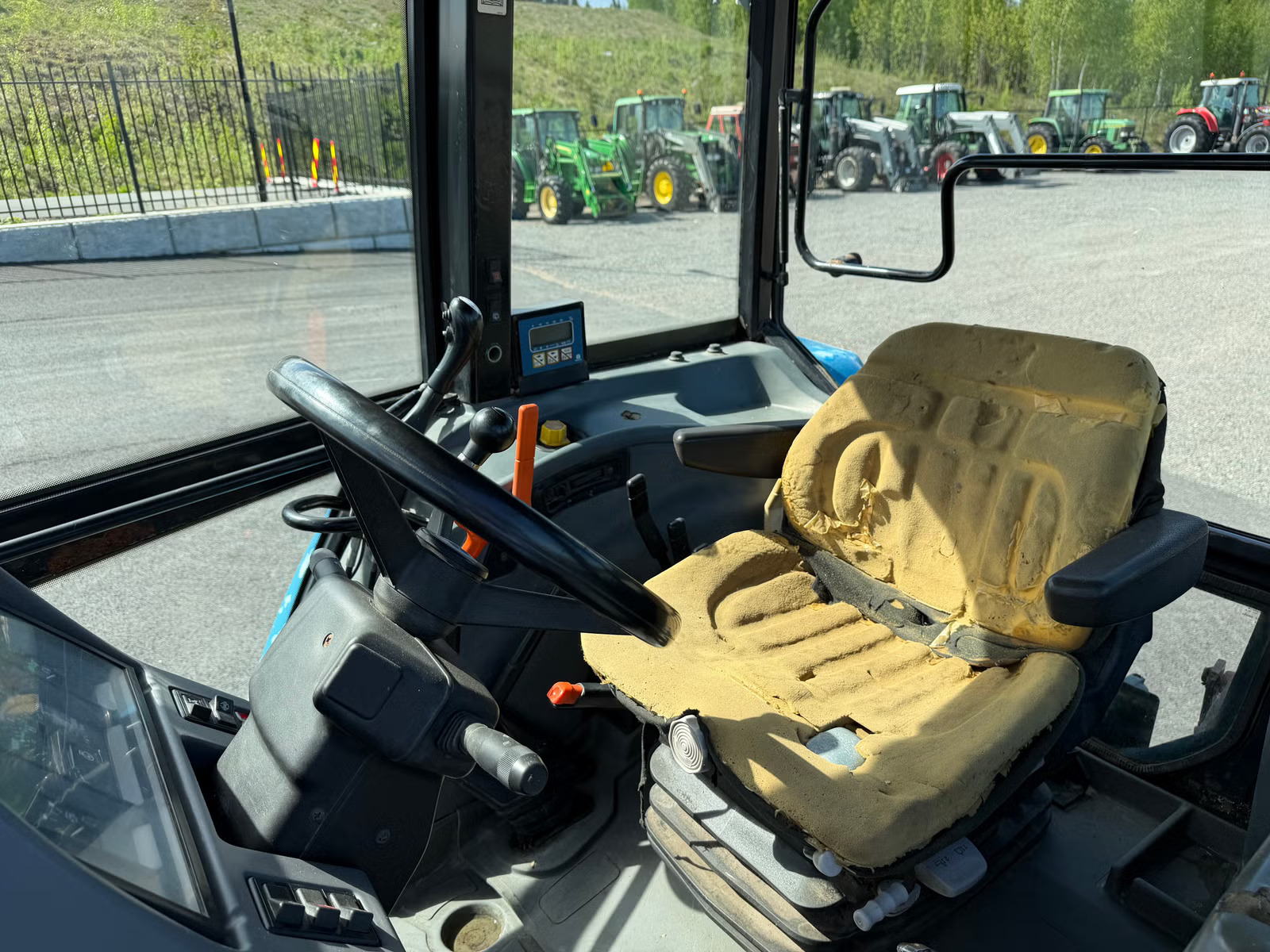 New Holland 7635, Anul 1998 - imagine 48