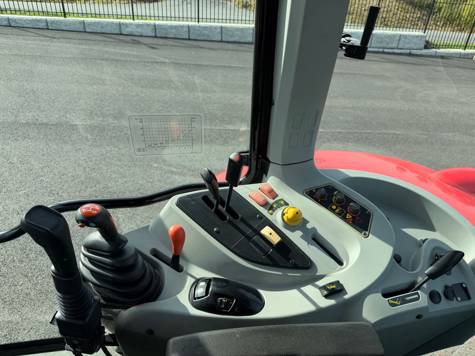 Massey Ferguson 5455, Anul 2005 - imagine 36