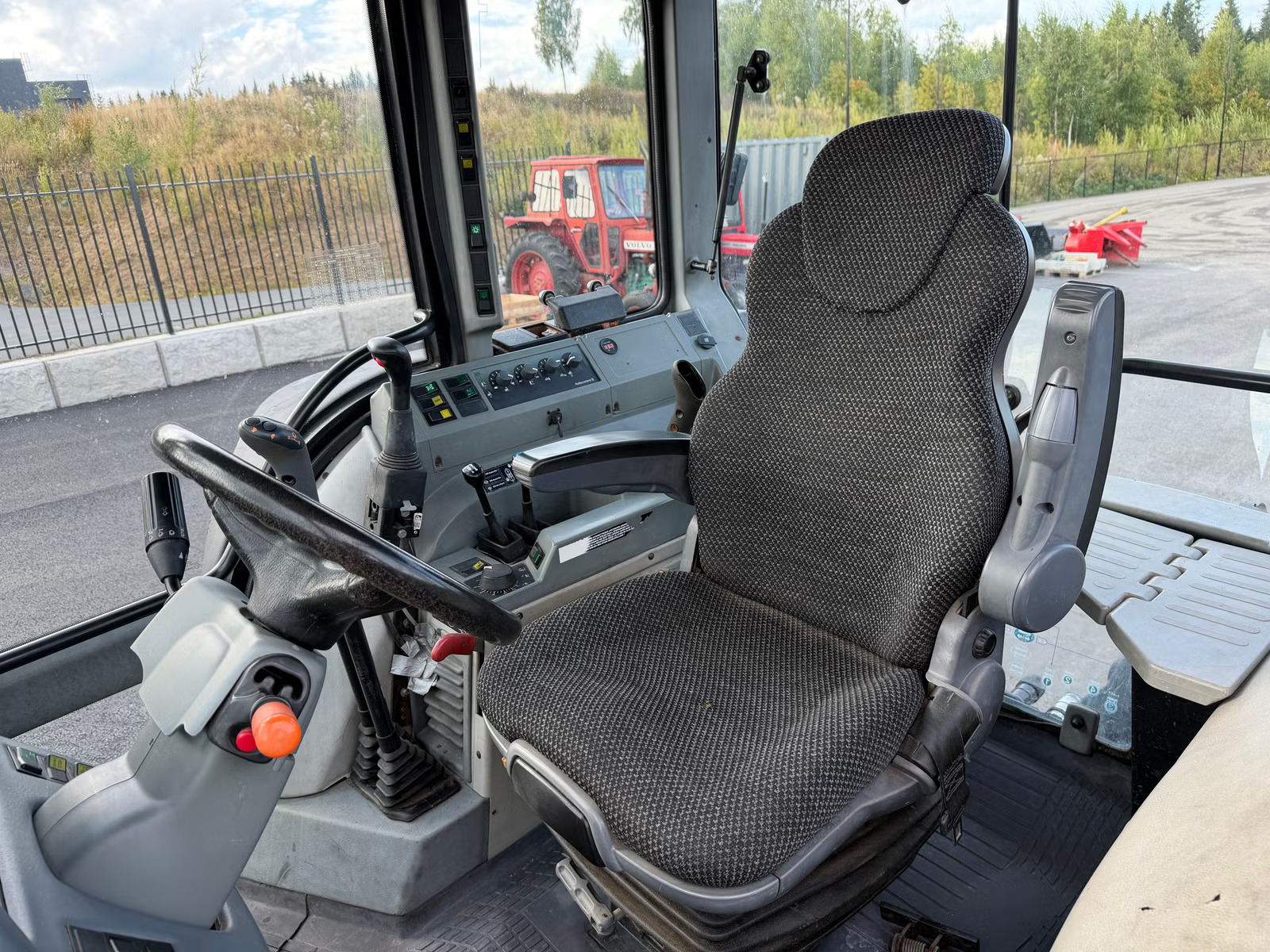 Valtra 6550, Anul 2002 - imagine 37