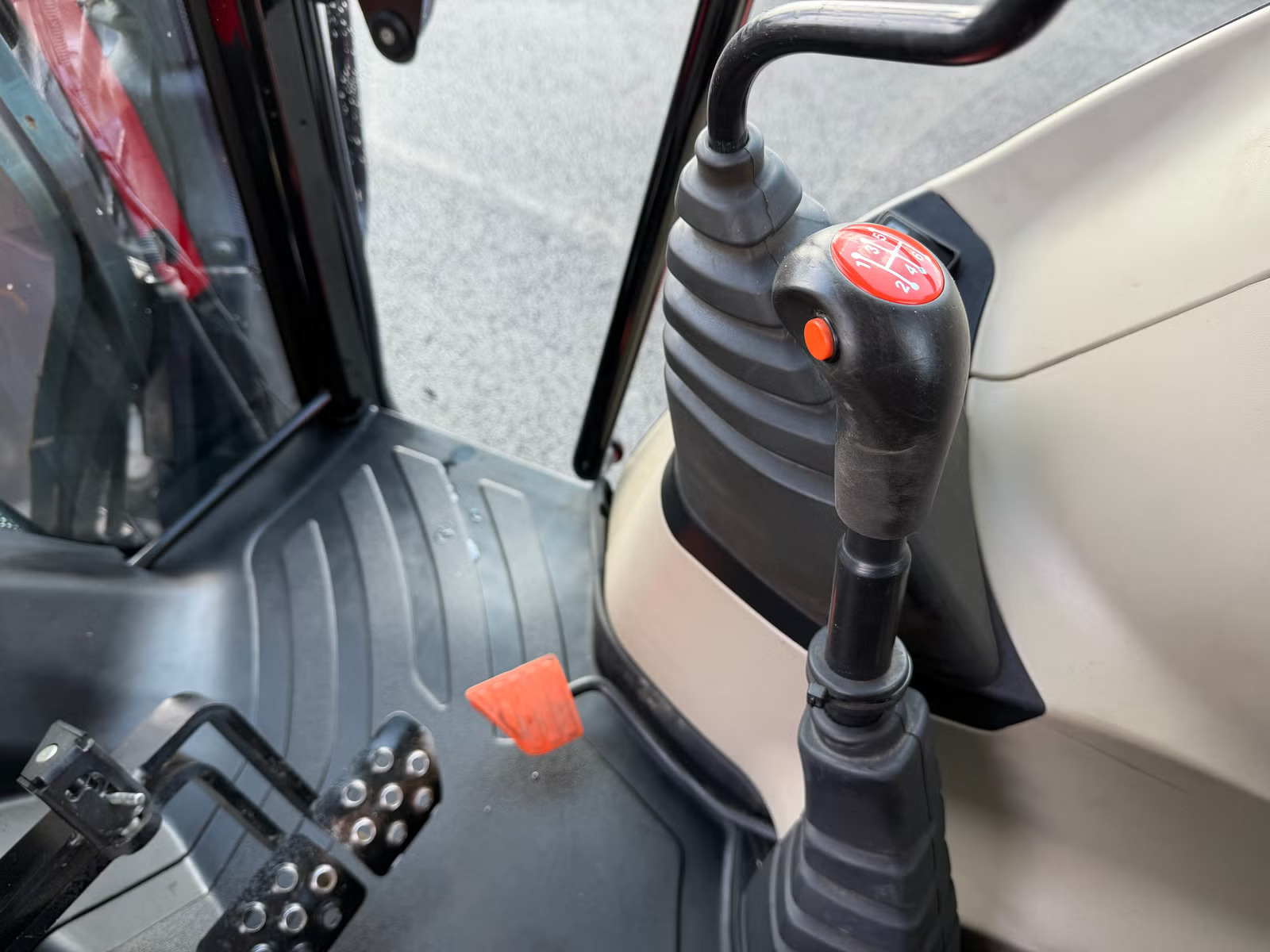 Massey Ferguson 4707, Anul 2019 - imagine 38