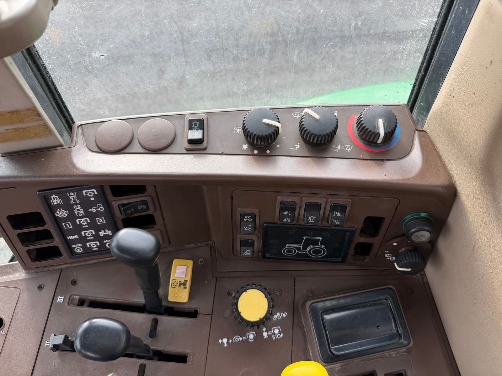 John Deere 6320, Anul 2002 - imagine 38