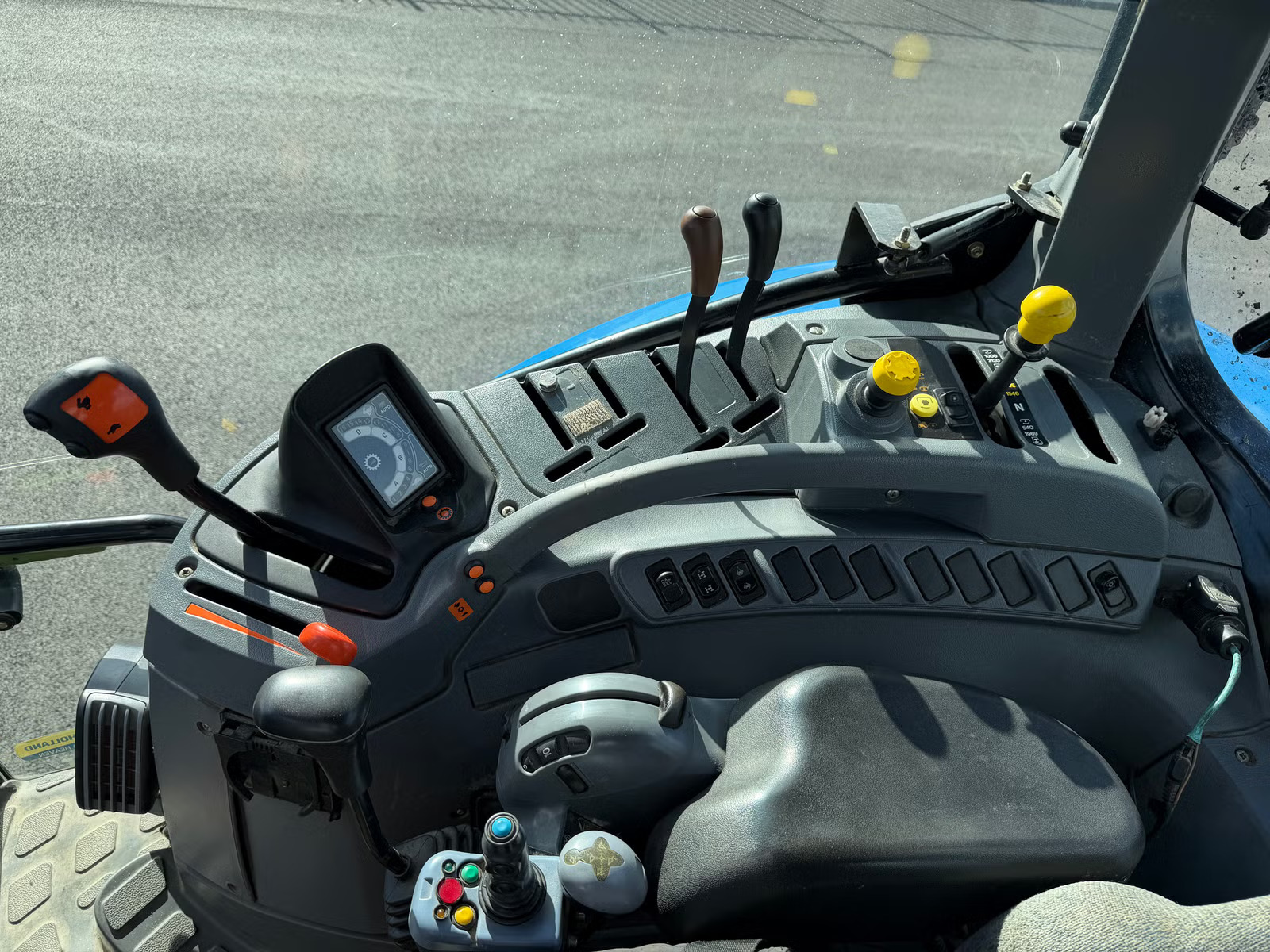 New Holland TS 115 A, Anul 2003 - imagine 39