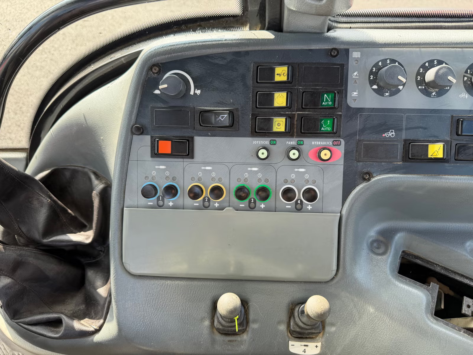 Valtra T-170, Anul 2004 - imagine 38