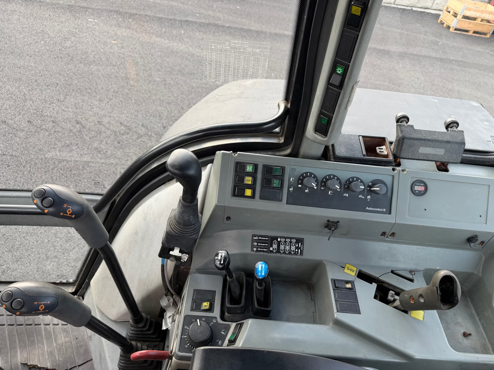 Valtra 6550, Anul 2002 - imagine 39
