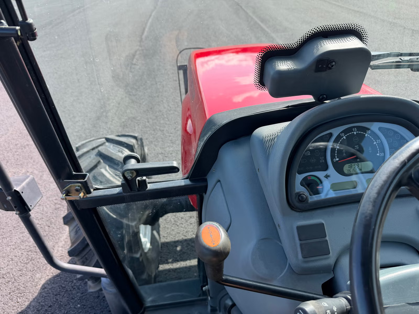 Massey Ferguson 2430, Anul 2005 - imagine 41