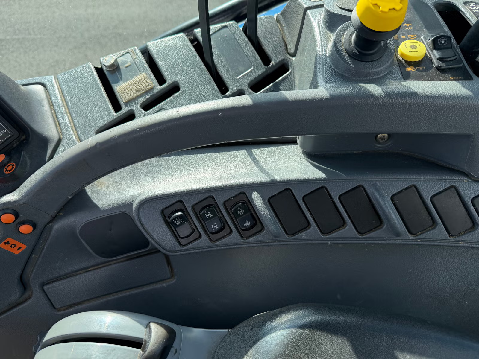 New Holland TS 115 A, Anul 2003 - imagine 43