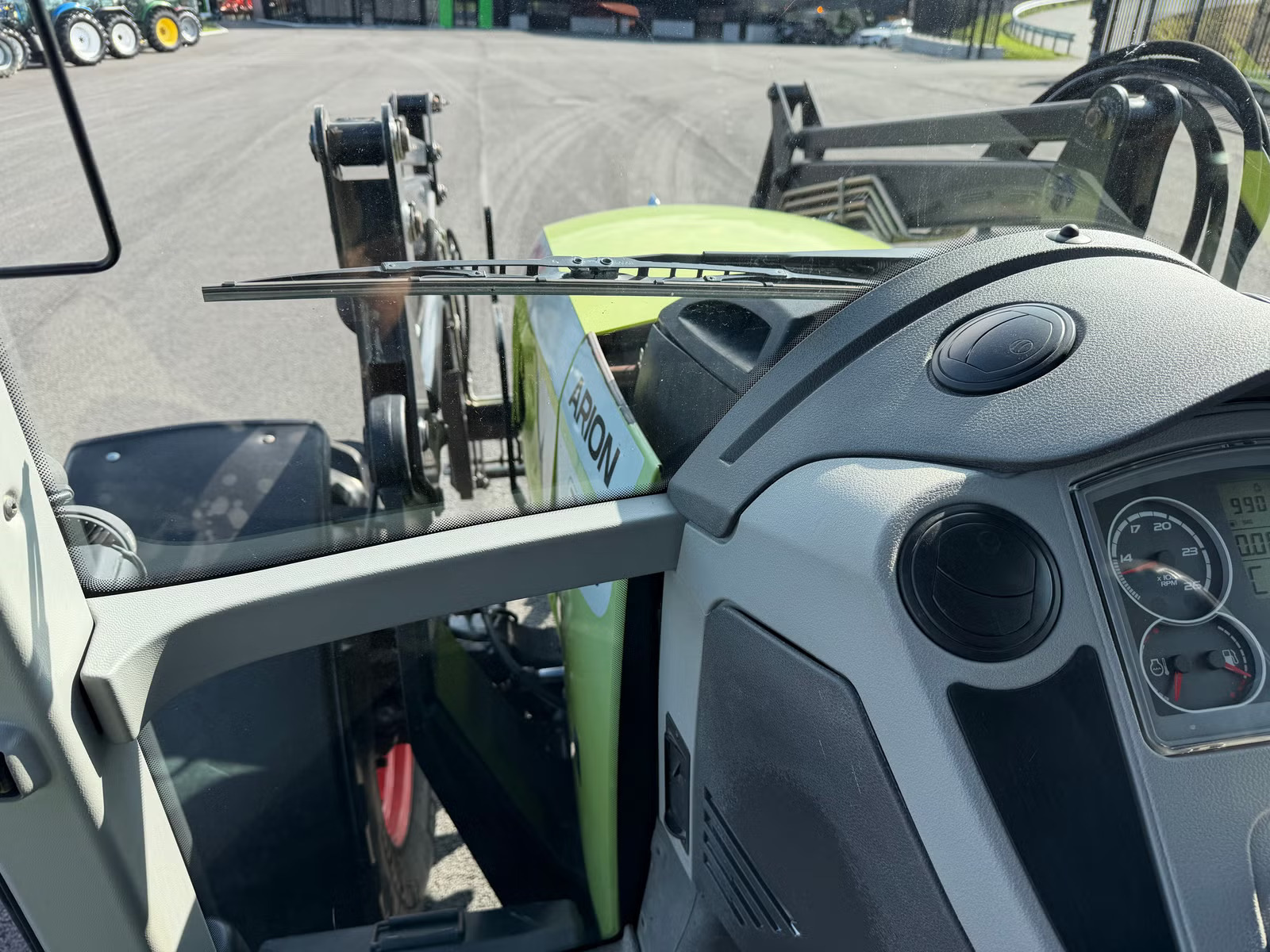 CLAAS ARION 640, Anul 2008 - imagine 55
